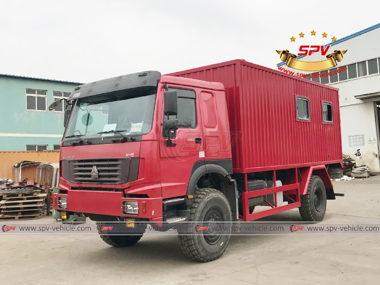 Off-road Lubrication Truck Sinotruk - LF